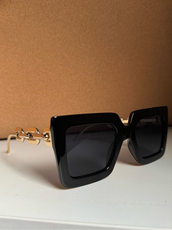 Accessories - Black Gold Oversized Square Statement Sunglasses Chain Temple Fashion
